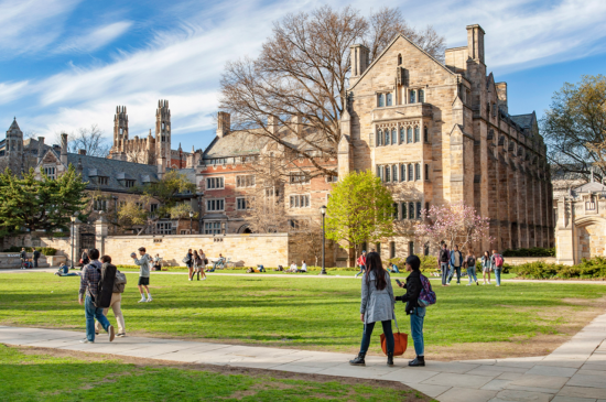 Γιατί οι ΗΠΑ μηνύουν τα Ivy League πανεπιστήμια; Τα μυστικά του Harvard και του Yale