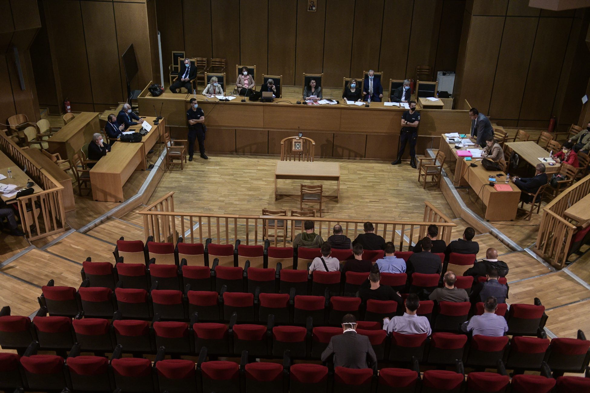 Δίκη Χρυσής Αυγής: Οι καταδικασθέντες παίζουν τα τελευταία τους χαρτιά για να αποφύγουν τη φυλακή