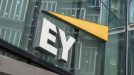 EY: Ώριμες οι συνθήκες για αύξηση των εξαγορών και συγχωνεύσεων το 2021