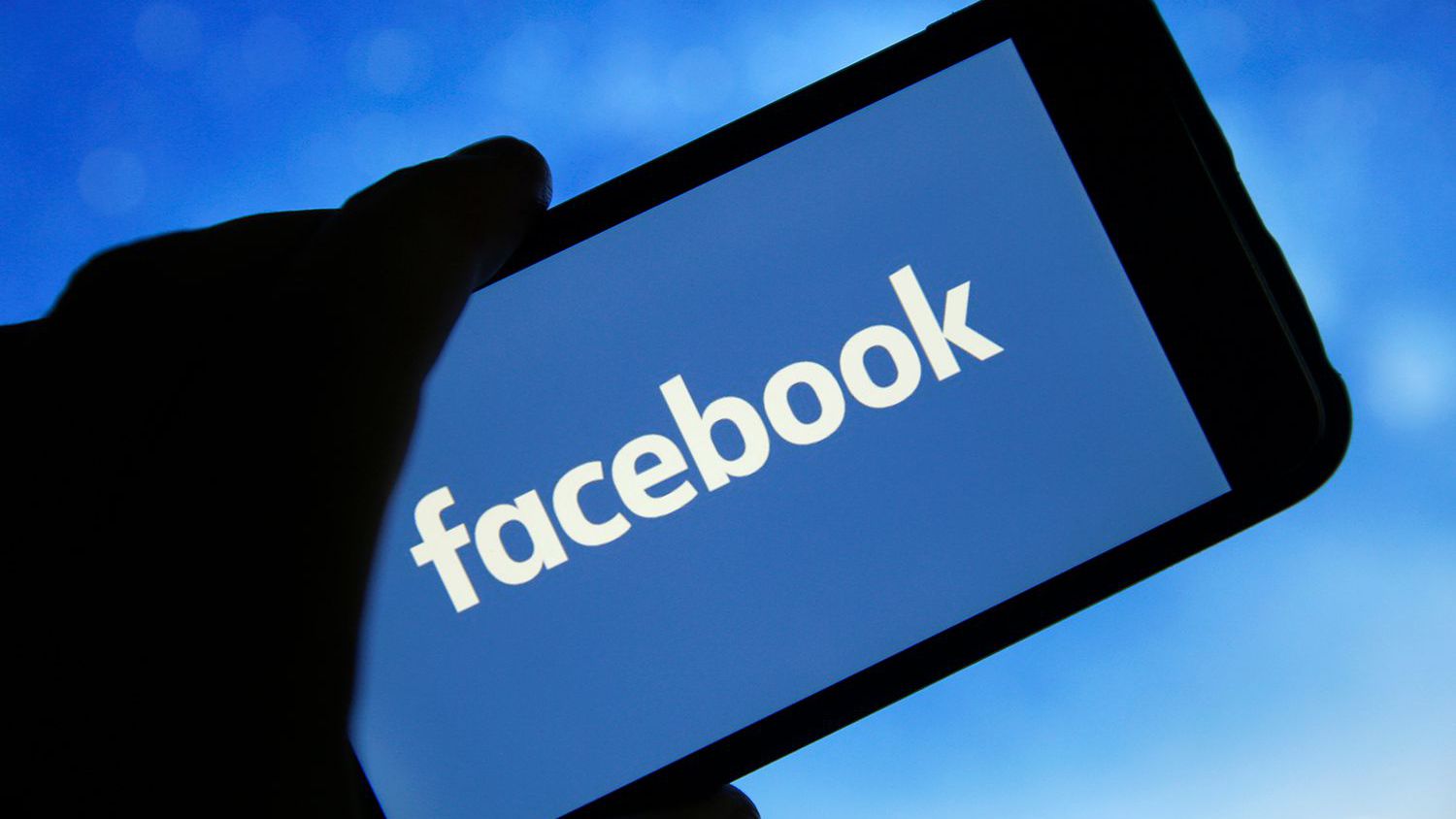 Το Facebook θα διαγράφει τις αναρτήσεις που αρνούνται το Ολοκαύτωμα