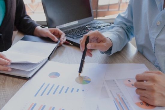 Βαρόμετρο ΣΕΣΜΑ: Οριακή βελτίωση των προσδοκιών για την οικονομία 