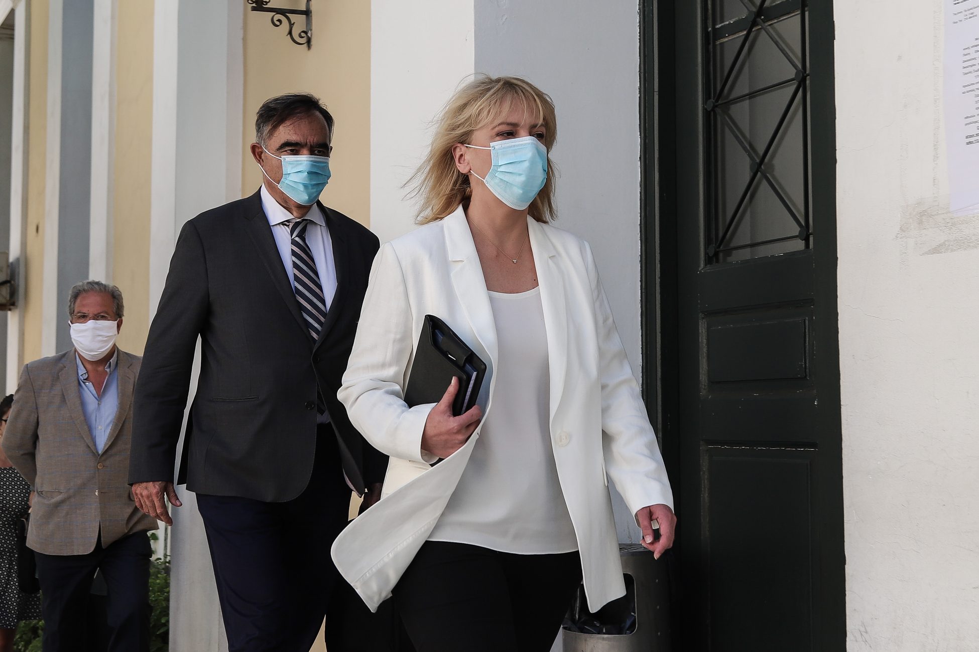 Απολογείται για τη φονική πυρκαγιά στο Μάτι η Ρένα Δούρου