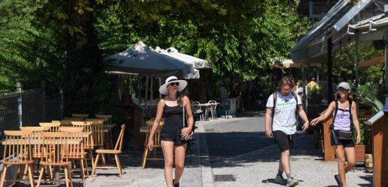 Μόλις 4,8 εκατ. οι ξένοι τουρίστες στο 8μηνο του 2020, από 21,8 εκατ. το 8μηνο 2019