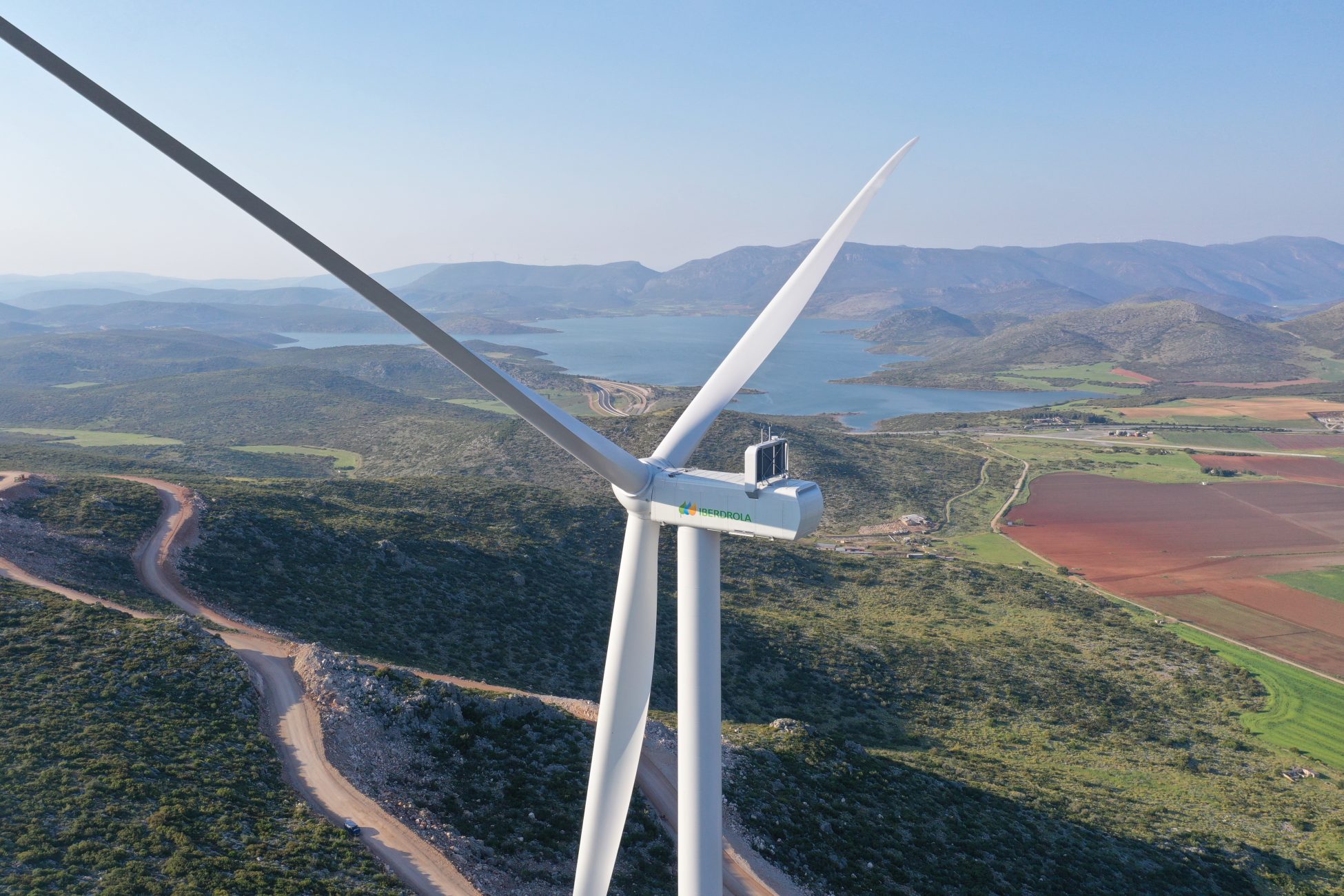Rokas Renewables: Συνεπής παρουσία στον κλάδο των ΑΠΕ με ήδη εγκατεστημένα 301,5 MW σε Ελλάδα και Κύπρο και δυναμικό come back με νέες επενδύσεις