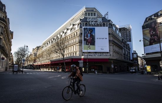 Galeries Lafayette: Το lockdown «βουλιάζει» τα έσοδα του γαλλικού κολοσσού – Τι προτείνει για τη Black Friday