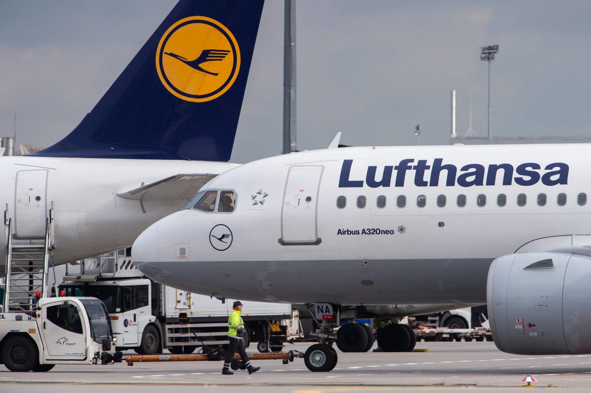 Lufthansa: Γιατί ακυρώνει επιπλέον 2.000 πτήσεις