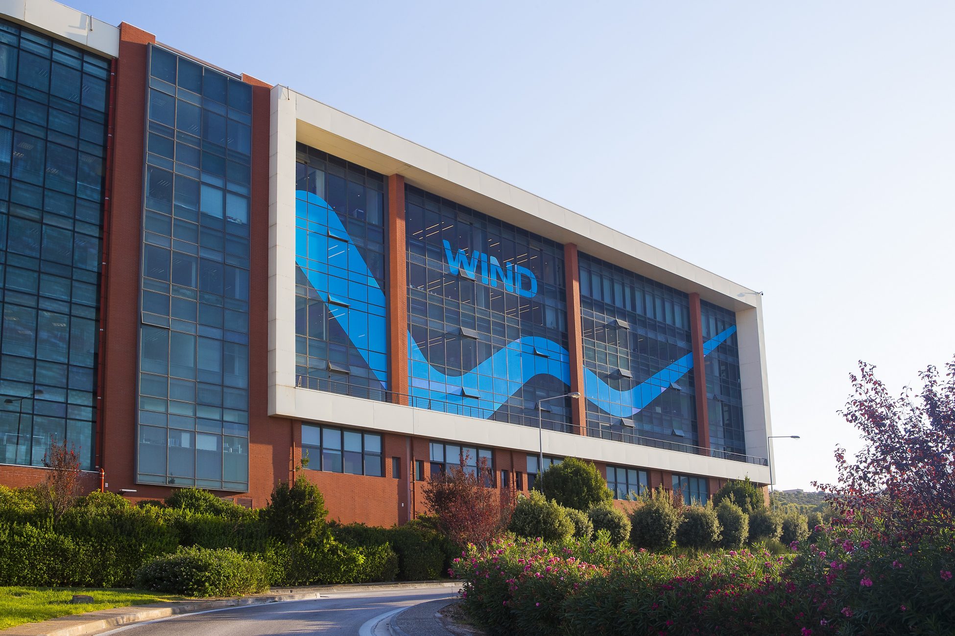 Χιλιάδες συνδρομητές της Wind εκτός δικτύου λόγω εργασιών τρίτων