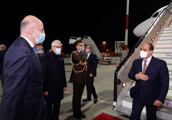 Στην Αθήνα ο Πρόεδρος της Αιγύπτου – Συνάντηση με Σακελλαροπούλου, Μητσοτάκη