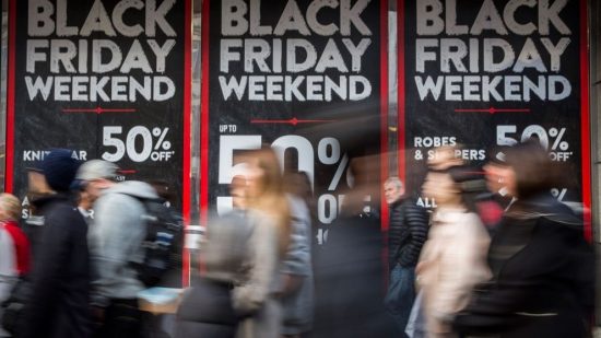 Black Friday: Τι θα ψωνίσουν οι καταναλωτές – Ποια η γνώμη τους για τις εκπτώσεις (infographics)