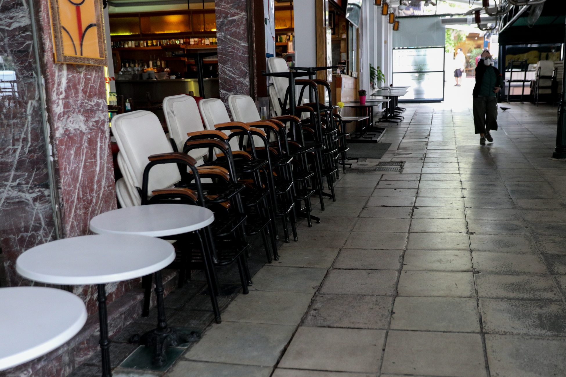 Lockdown: Τα «αγκάθια» για τη σταδιακή άρση των μέτρων – Τι λένε οι επιχειρηματίες της εστίασης