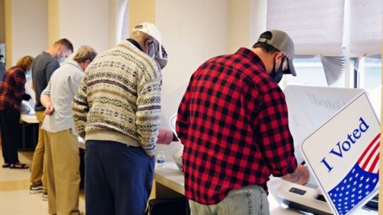 ΗΠΑ- εκλογές 2020: Oι εταιρείες στοιχημάτων δίνουν προβάδισμα νίκης στον Τραμπ