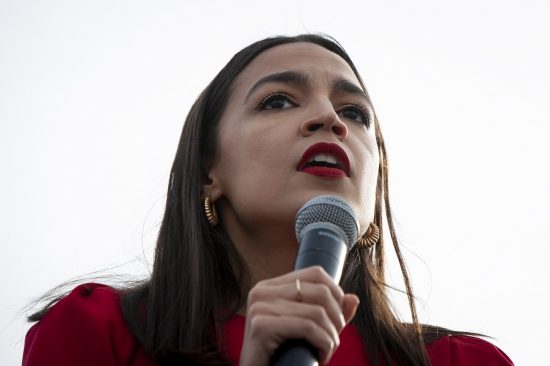 ΗΠΑ- Εκλογές 2020: Με άνεση επανεξελέγη στη Βουλή των Αντιπροσώπων η Αλεξάντρια Οκάζιο- Κόρτες