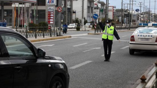 Κορωνοϊός: Καθημερινοί έλεγχοι συλλήψεις και «βροχή» τα πρόστιμα για την τήρηση των μέτρων (vid)