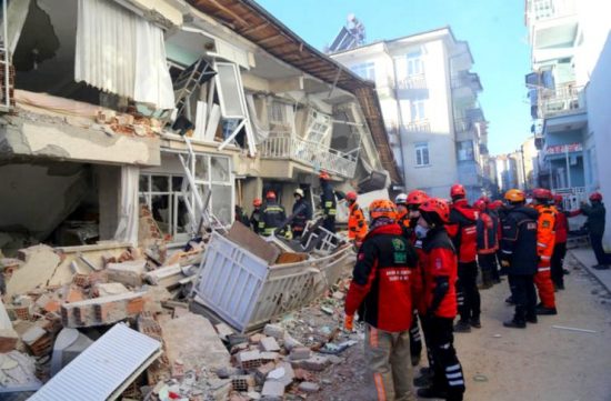 Τουρκία: Στους 51 οι νεκροί από τον σεισμό – Πάνω από 850 μετασεισμοί