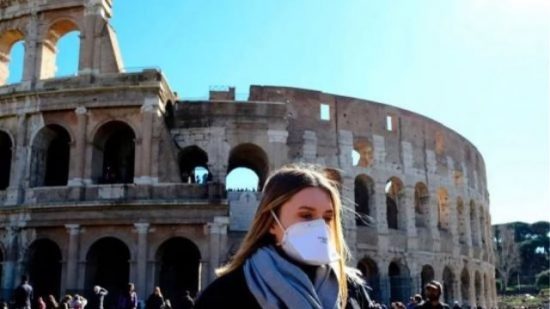 Ιταλία: Λήγει το μέτρο υποχρεωτικής χρήσης μάσκας στους ανοικτούς χώρους
