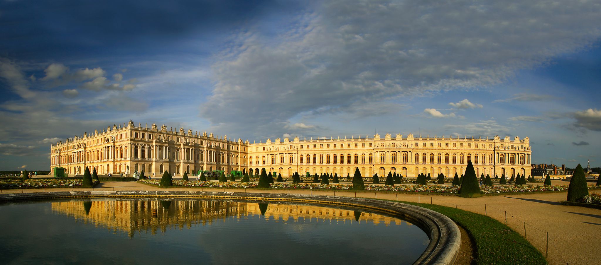 Γαλλία: Το δικαίωμα στην άμβλωση ρητά και απερίφραστα στο Σύνταγμα – Τι σημαίνει για τις Γαλλίδες (vid)