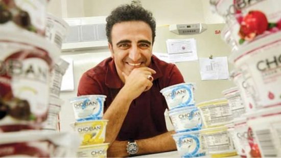 Ο τούρκος Mr Chobani που έγινε πλούσιος από το «ελληνικό» γιαούρτι μπαίνει τώρα στα προβιοτικά