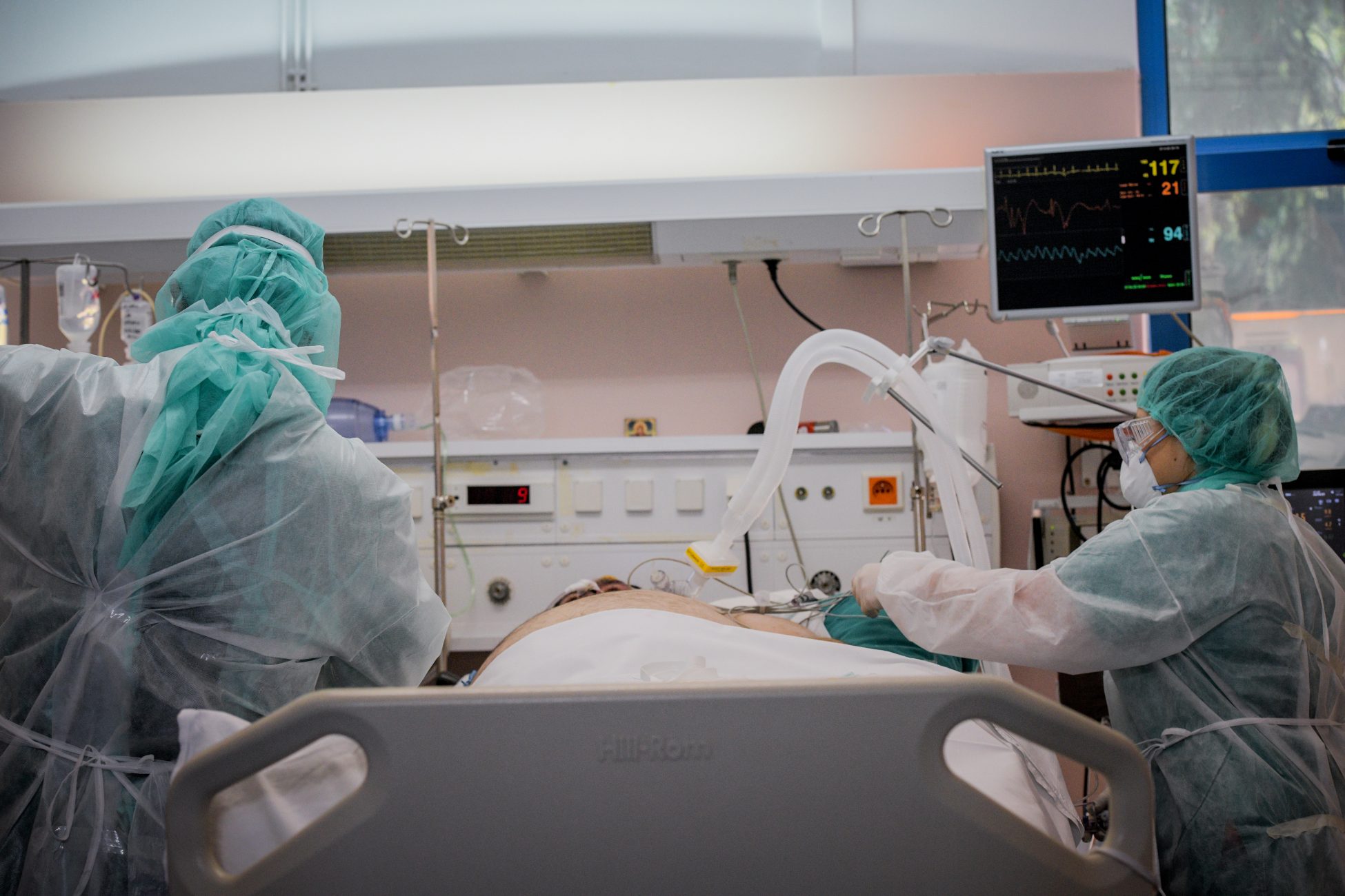 Covid: Αυξάνονται οι ασθενείς στα νοσοκομεία – Πόσοι νοσηλεύονται ανά περιοχή