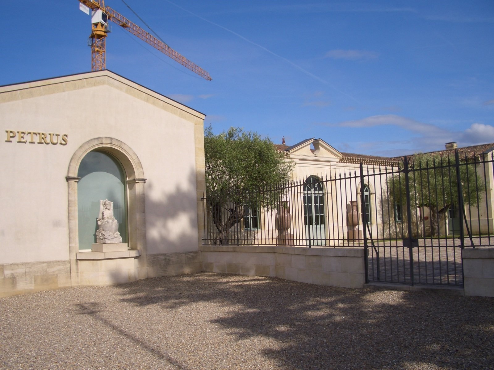 Chateau Petrus: Ο μύθος του Μπορντώ, ο Ρώσος ολιγάρχης και η Sprite