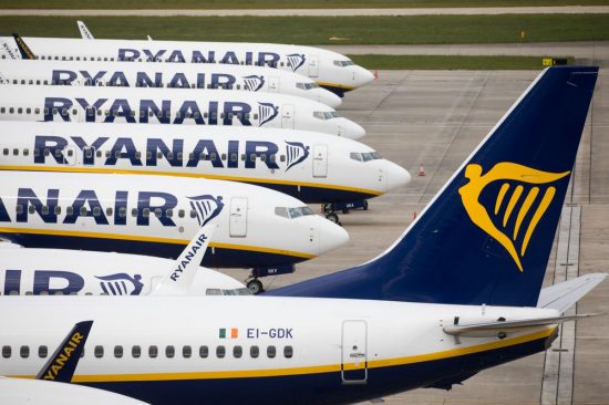 Ryanair: Ποια είναι η στρατηγική κίνησή της που απειλεί τους ανταγωνιστές της