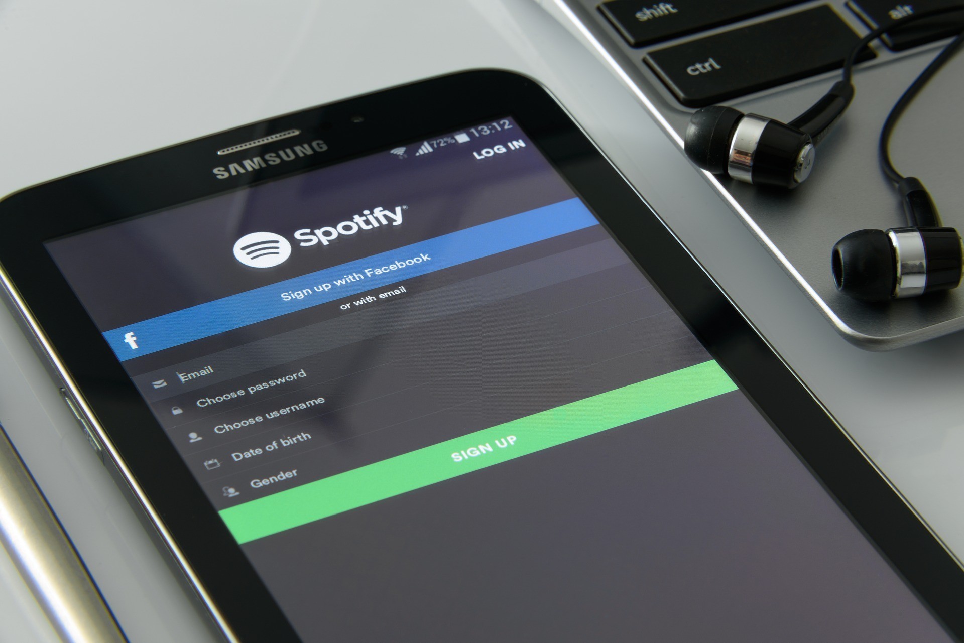 Spotify: Μεταμόρφωσε τη μουσική βιομηχανία χωρίς κέρδος
