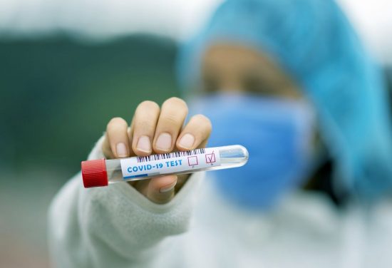 Στο ΦΕΚ το πλαφόν στις τιμές για τα τεστ Covid 19