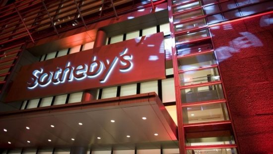 Οι κροίσοι του πλανήτη αγοράζουν «δίχως αύριο» στις online δημοπρασίες των μεγάλων οίκων