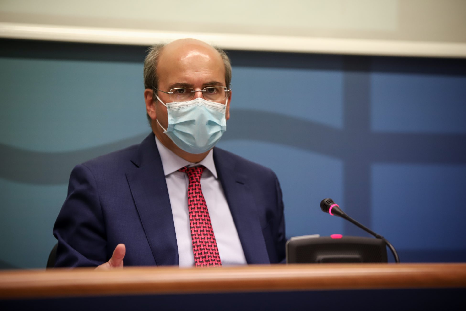 Χατζηδάκης προς ηλεκτροπαραγωγούς: «Σταματήστε τα παιχνίδια με το χρηματιστήριο ενέργειας»