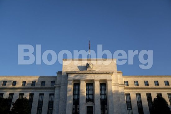 Τι αναμένουν οι αναλυτές από την ιστορική απόφαση της Fed