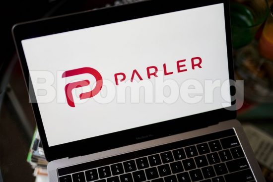 Parler: Το… «ακροδεξιό» κοινωνικό δίκτυο επανέρχεται με ρωσική υποστήριξη