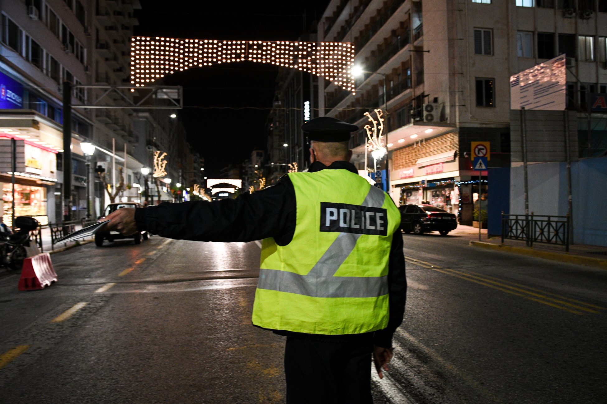 Κορωνοϊός: Στο «κόκκινο» η Θεσσαλονίκη – Πιθανή απαγόρευση κυκλοφορίας από τις 18:00 τα Σαββατοκύριακα και στην Αττική