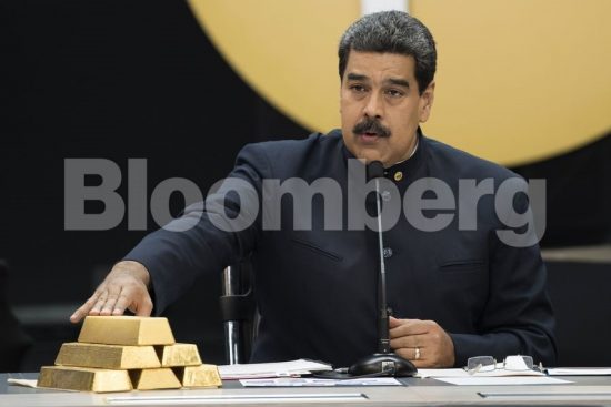 Μαδούρο: Αναζητά διέξοδο υποσχόμενος ψηφιοποίηση της οικονομίας