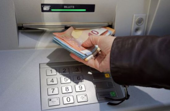 ΟΠΕΚΑ: Ποιοι δικαιούχοι θα πάνε ταμείο τέλος Απριλίου