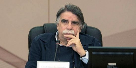 Βατόπουλος: Δεν αποκλείεται ένα τρίτο lockdown – Τι είπε για Γυμνάσια και Λύκεια