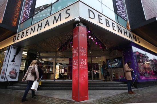 Debenhams: Οριστικό λουκέτο σε 118 καταστήματα – Στην Boohoo το site για £55 εκατ.