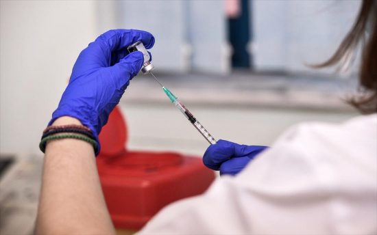 Κορωνοϊός: Αρχές Μαΐου θα έχουν εμβολιαστεί οι πολίτες άνω των 60 ετών