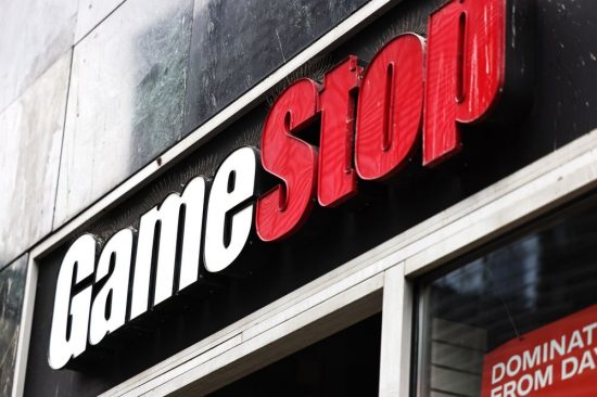 GameStop: Άλμα 26% μετά την πώληση 45 εκατ. κοινών μετοχών $933 εκατ.