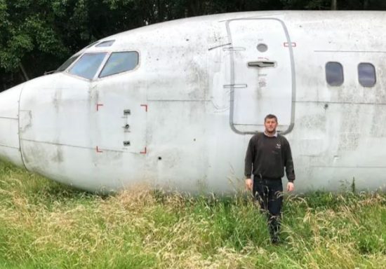 Boeing 737: Από εγκαταλελειμμένο αεροπλάνο… τροχόσπιτο