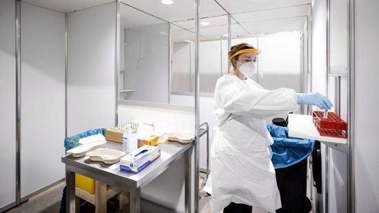 Κολχικίνη – κορωνοϊός: Σε ποιους ασθενείς και πότε θα χορηγείται η ουσία