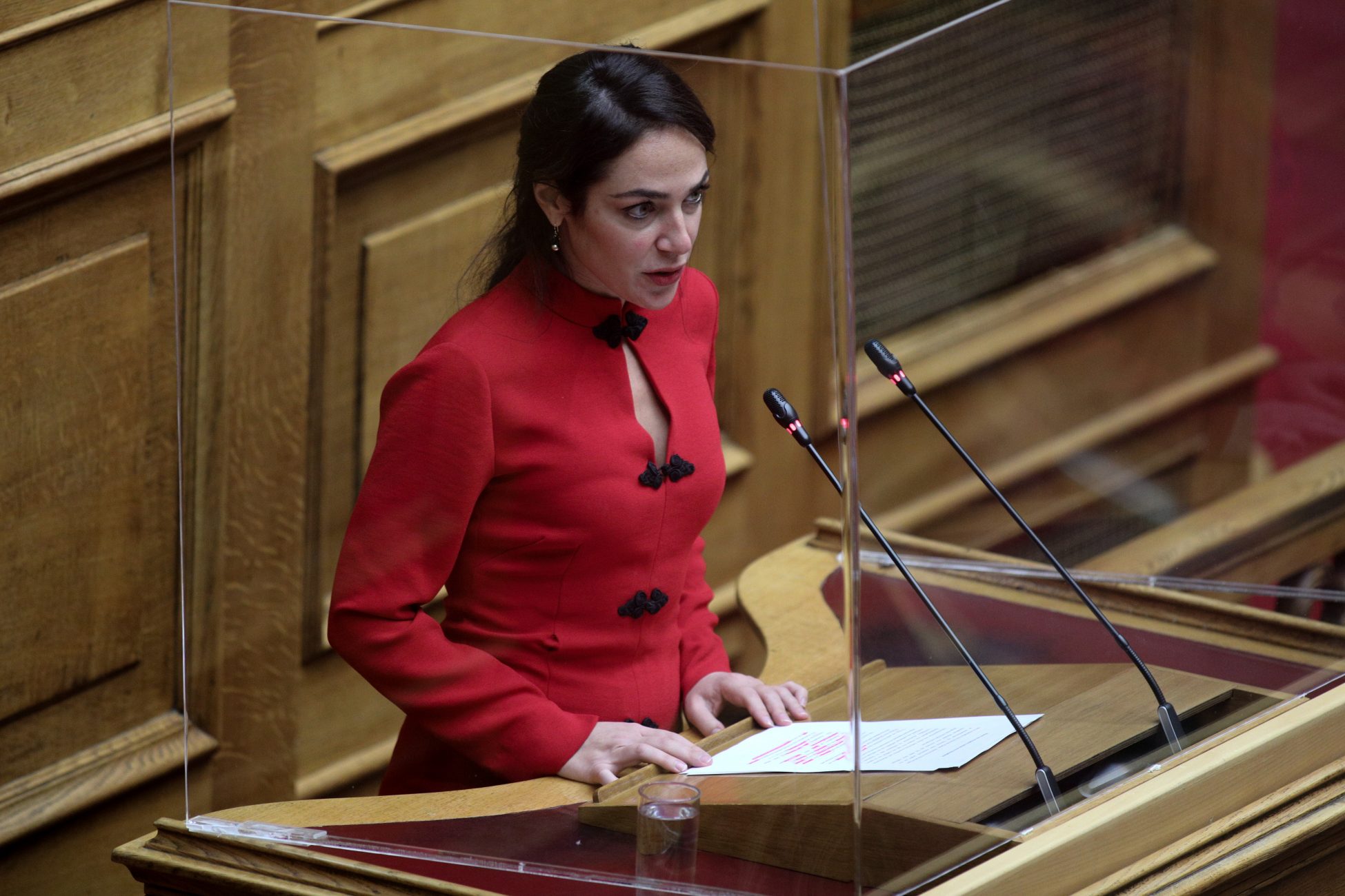 Μιχαηλίδου: Παράταση σε Ελάχιστο Εγγυημένο Εισόδημα, επίδομα στέγασης