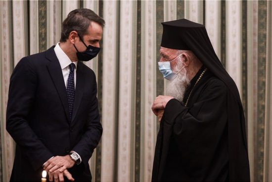 «Επιχείρηση καταλλαγής» από Μαξίμου και Αρχιεπισκοπή – Ολο το παρασκήνιο