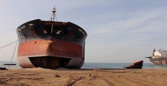 Η κακή ναυλαγορά οδηγεί με ρυθμούς ρεκόρ στα διαλυτήρια τα πλοία μεταφοράς εμπορευματοκιβωτίων