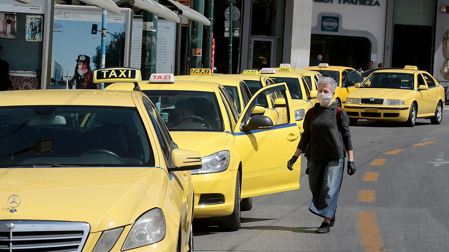 Κρίσιμες αποφάσεις τις επόμενες ώρες για ταξί και αριθμό επιβατών