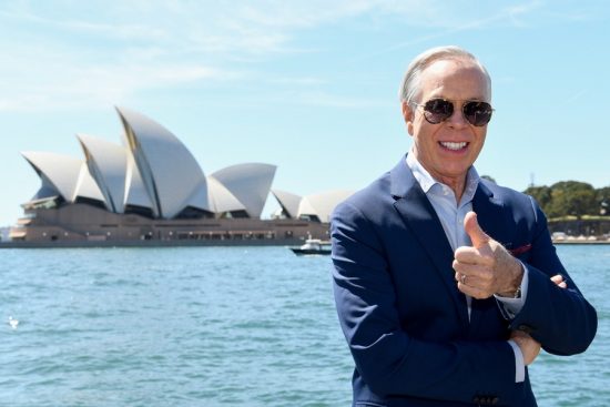 Tommy Hilfiger: Γιατί ο μεγιστάνας της μόδας πούλησε την ιστορική κατοικία του στο Κονέκτικατ