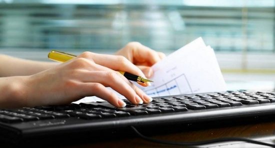 ΥΠΟΙΚ: Αυτές είναι οι νέες προδιαγραφές για την έκδοση ηλεκτρονικών τιμολογίων