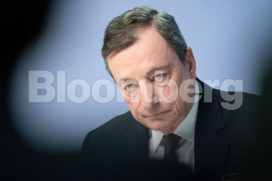 Είναι ο «Super Mario» Ντράγκι αυτός που θα σώσει την «Principessa Italia»;