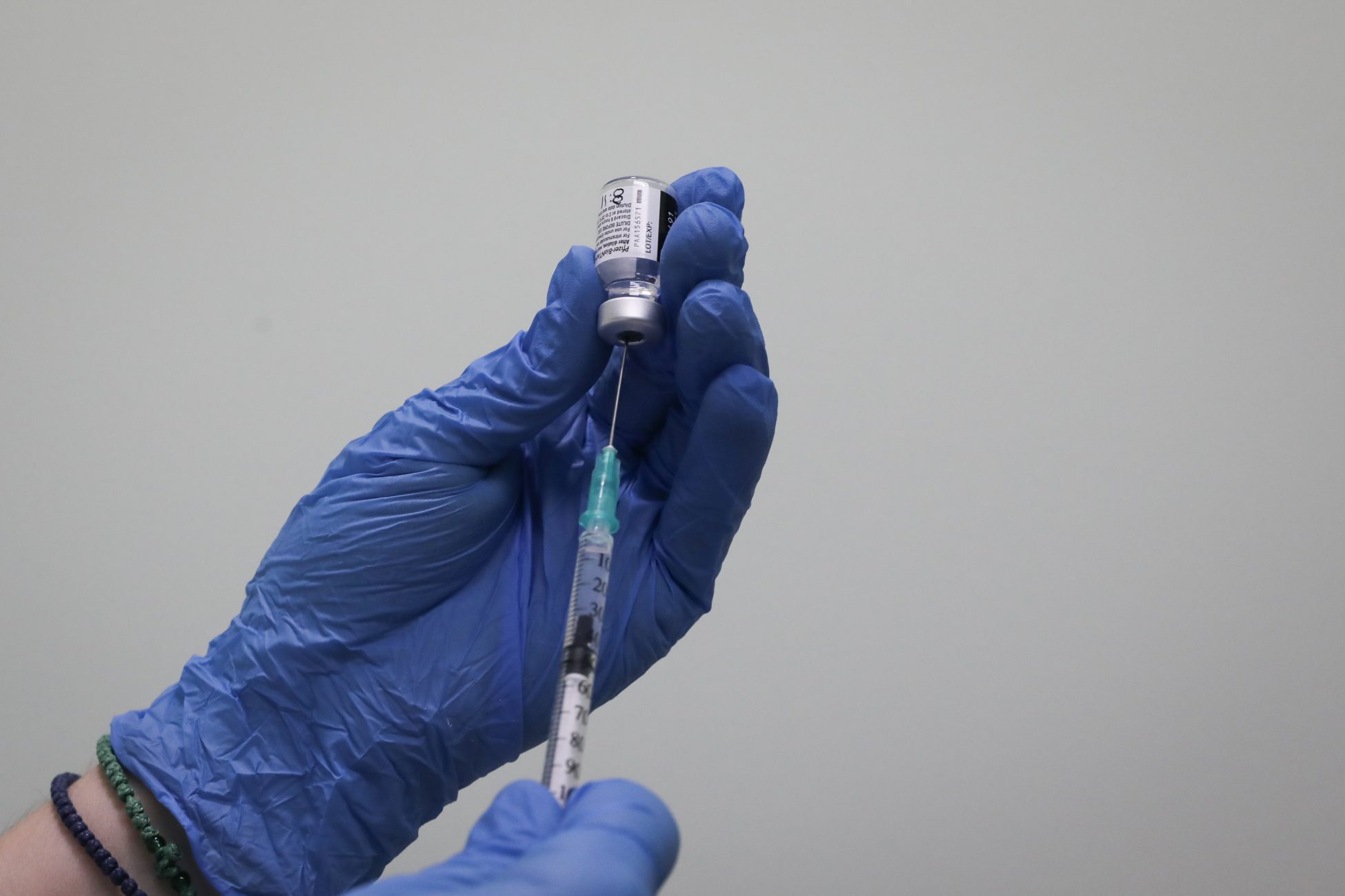 Εμβολιασμός κατά του κορωνοϊού: Πότε ανοίγει η πλατφόρμα για τις ηλικίες  65-69 ετών (vid)