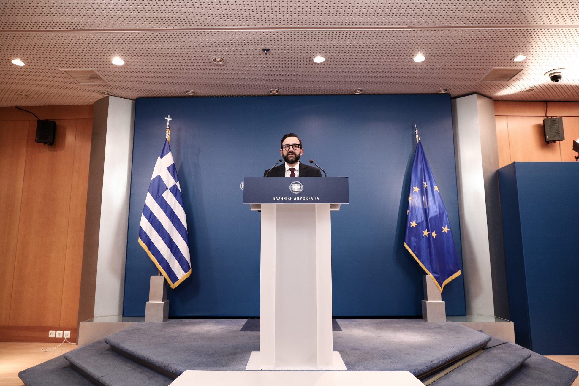 Ταραντίλης για Τσίπρα: «Χυδαίο και υποκριτικό να προσπαθεί να εκμεταλλευτεί πολιτικά τον πόνο κακοποιημένων ανθρώπων»