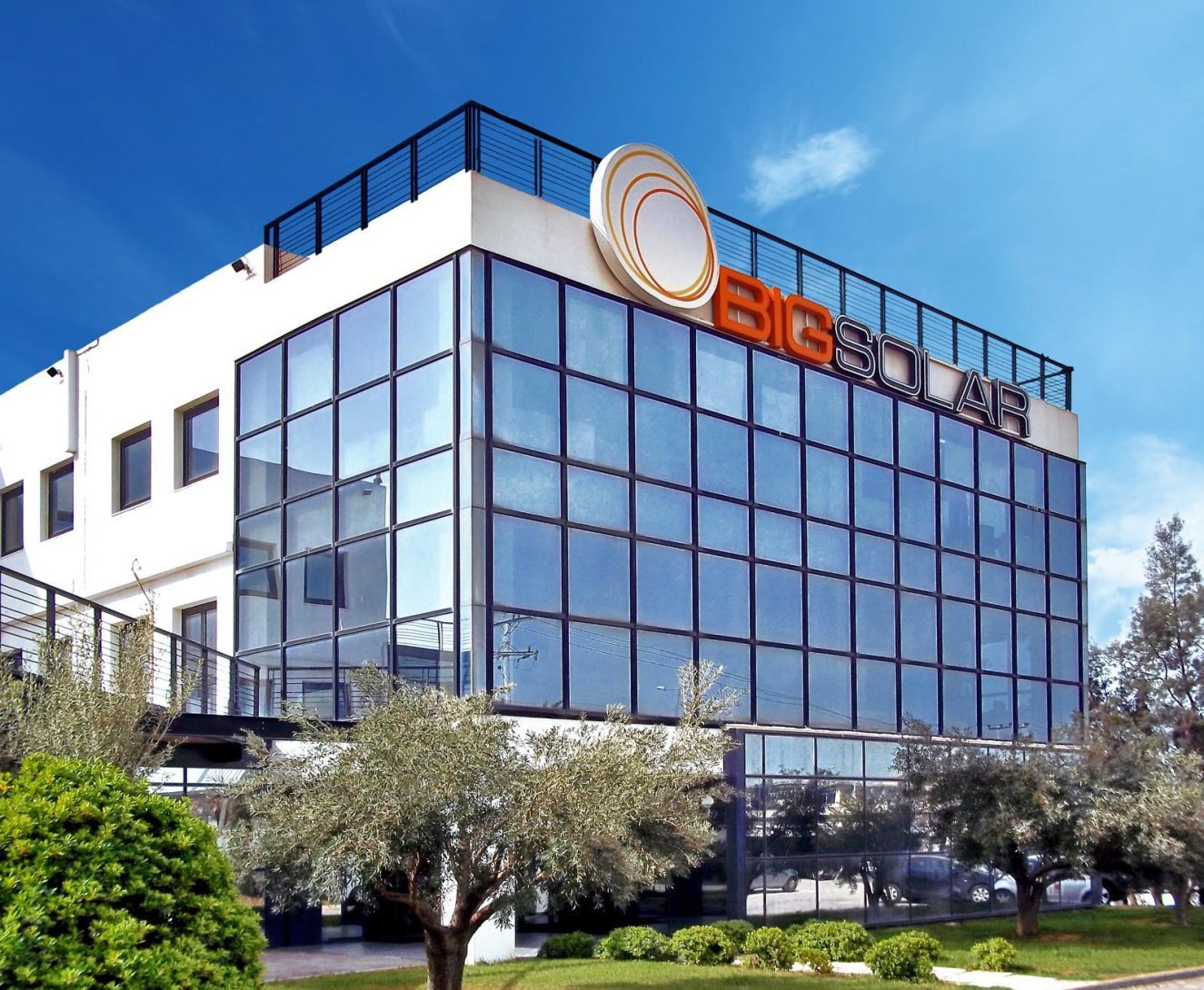 Big Solar: Πώς ποντάρει στον ήλιο, το φως και την ηλεκτροκίνηση