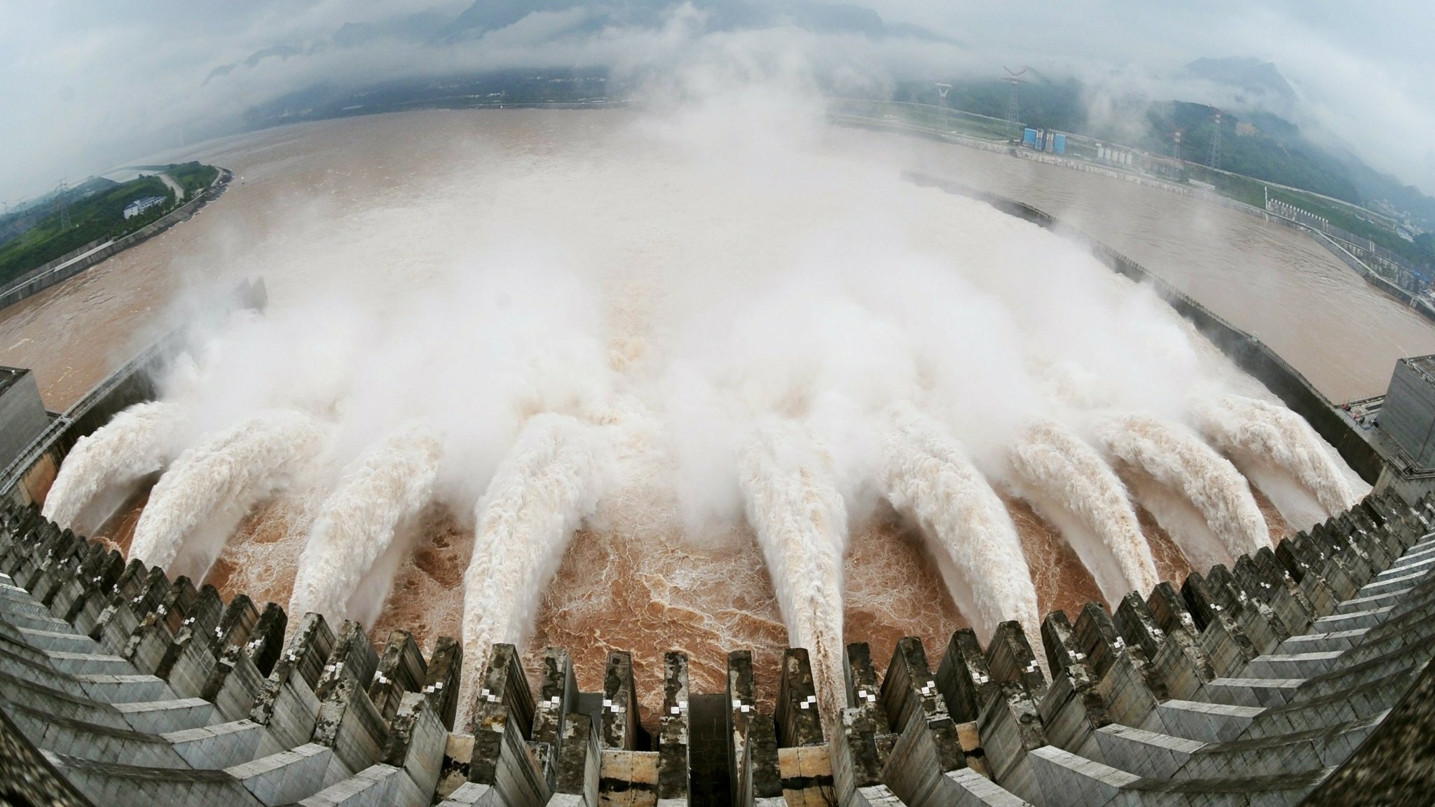 «Η αυτοκρατορία αντεπιτίθεται»: Το νέο μεγάλο «χτύπημα» του Πεκίνου μέσω της Three Gorges Corp